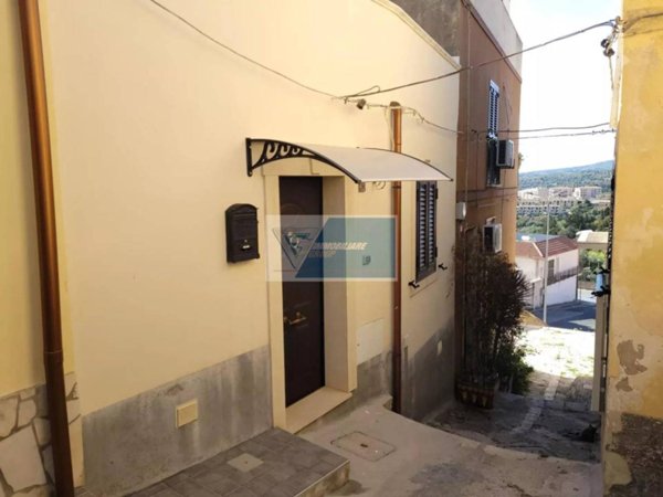 casa indipendente in vendita a Noto