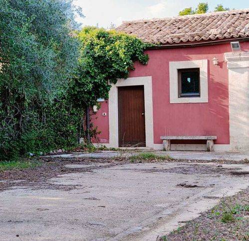 casa indipendente in vendita a Noto