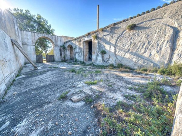 casa indipendente in vendita a Noto