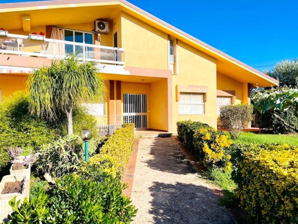 casa indipendente in vendita a Noto in zona Madonna Marina