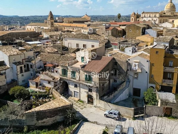 intera palazzina in vendita a Noto