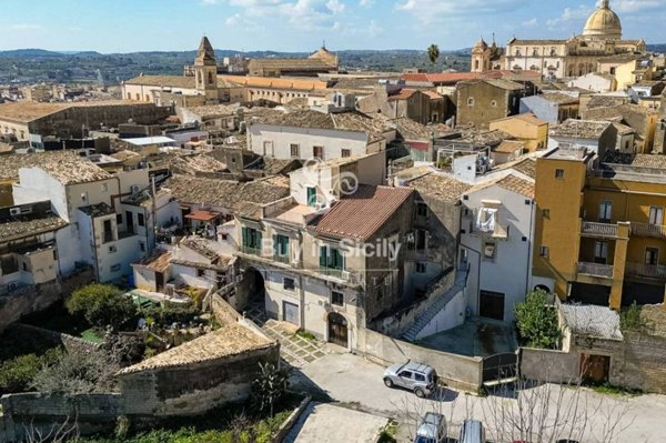 casa indipendente in vendita a Noto