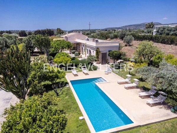 casa indipendente in vendita a Noto