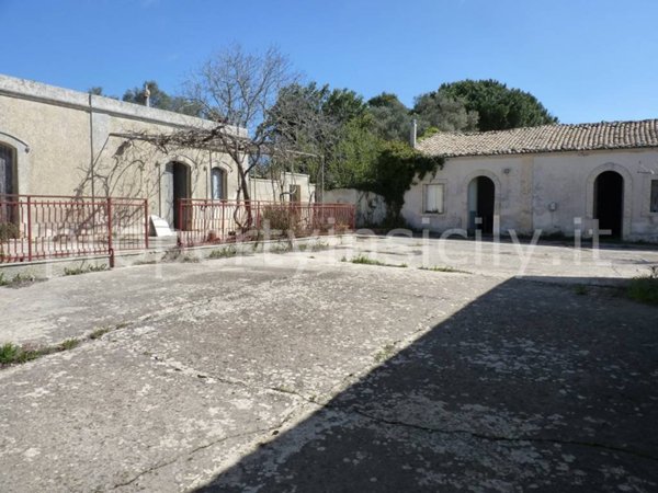 casa indipendente in vendita a Noto in zona Castelluccio
