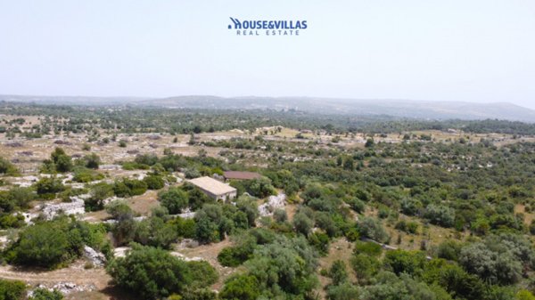 casa indipendente in vendita a Noto in zona Lenzavacche