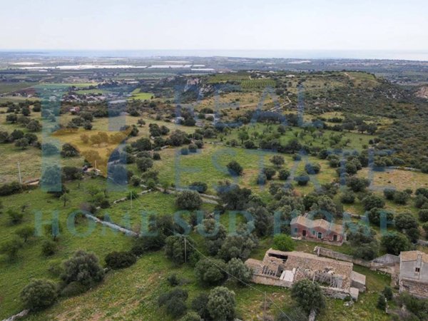 casa indipendente in vendita a Noto
