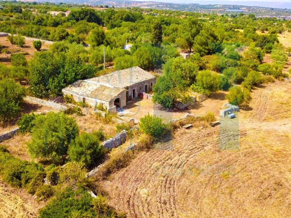 casa indipendente in vendita a Noto