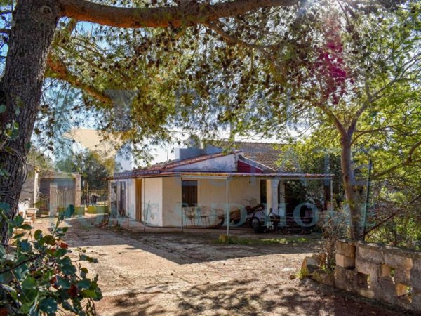 casa indipendente in vendita a Noto