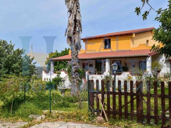 casa indipendente in vendita a Noto