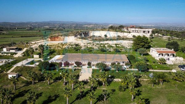 casa indipendente in vendita a Noto