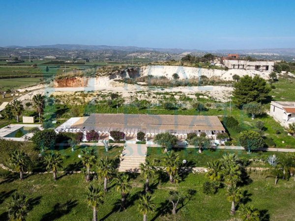 casa indipendente in vendita a Noto
