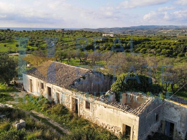 casa indipendente in vendita a Noto