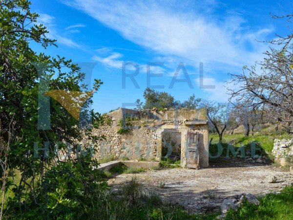 casa indipendente in vendita a Noto