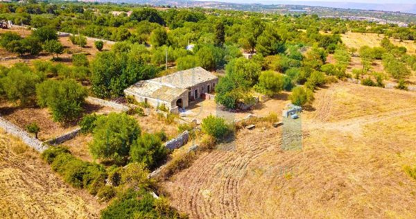 casa indipendente in vendita a Noto