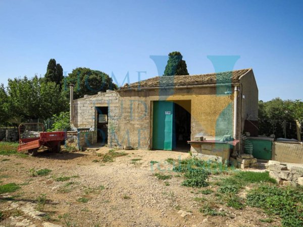 casa indipendente in vendita a Noto