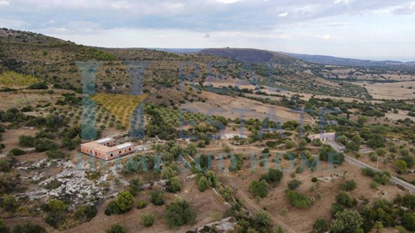 casa indipendente in vendita a Noto