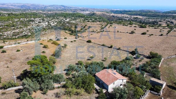 casa indipendente in vendita a Noto