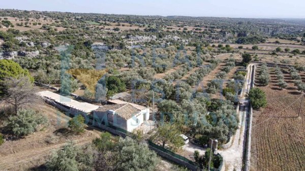 casa indipendente in vendita a Noto