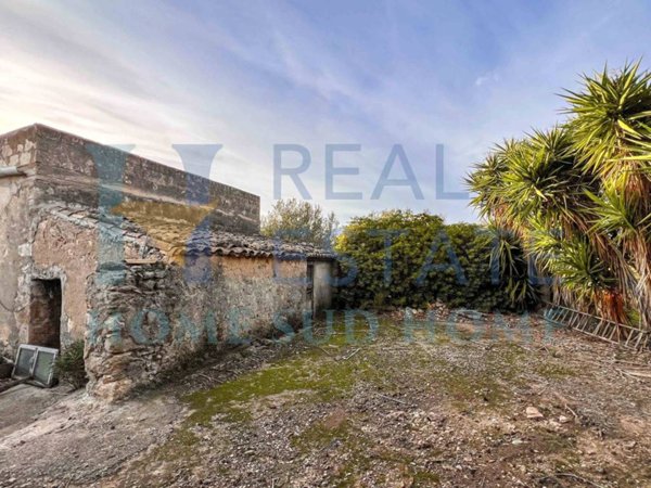 casa indipendente in vendita a Noto in zona San Lorenzo