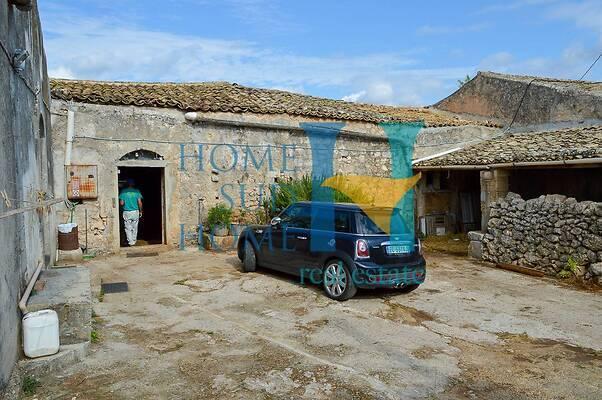negozio in vendita a Noto in zona Lenzavacche