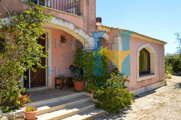 casa indipendente in vendita a Noto in zona Vendicari