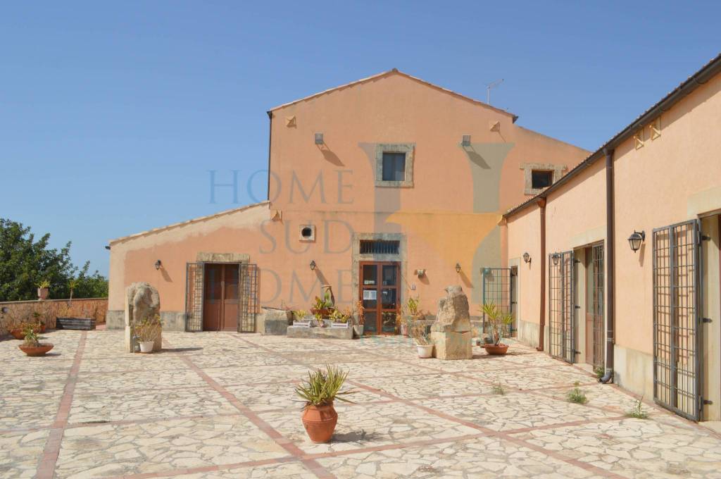 casa indipendente in vendita a Noto in zona Vendicari