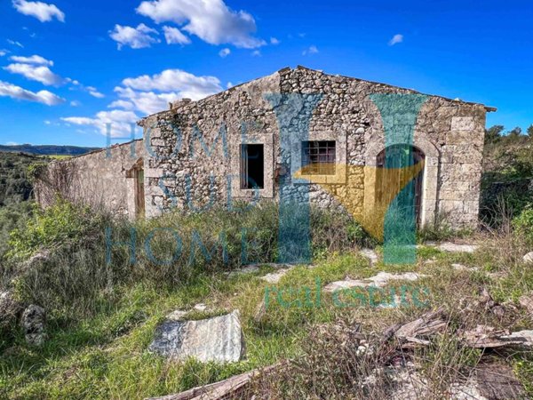 casa indipendente in vendita a Noto in zona Vendicari