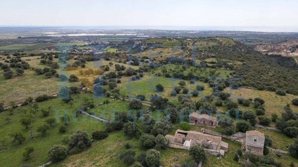casa indipendente in vendita a Noto