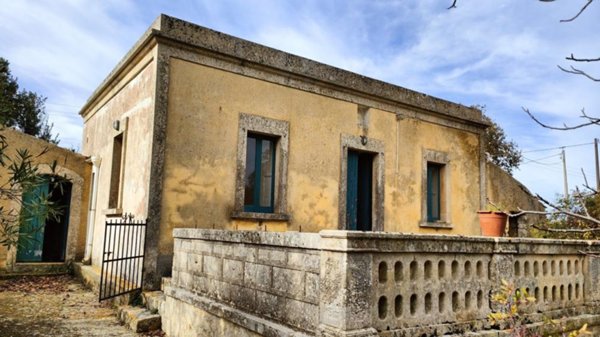 casa indipendente in vendita a Noto