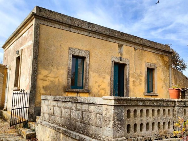 casa indipendente in vendita a Noto