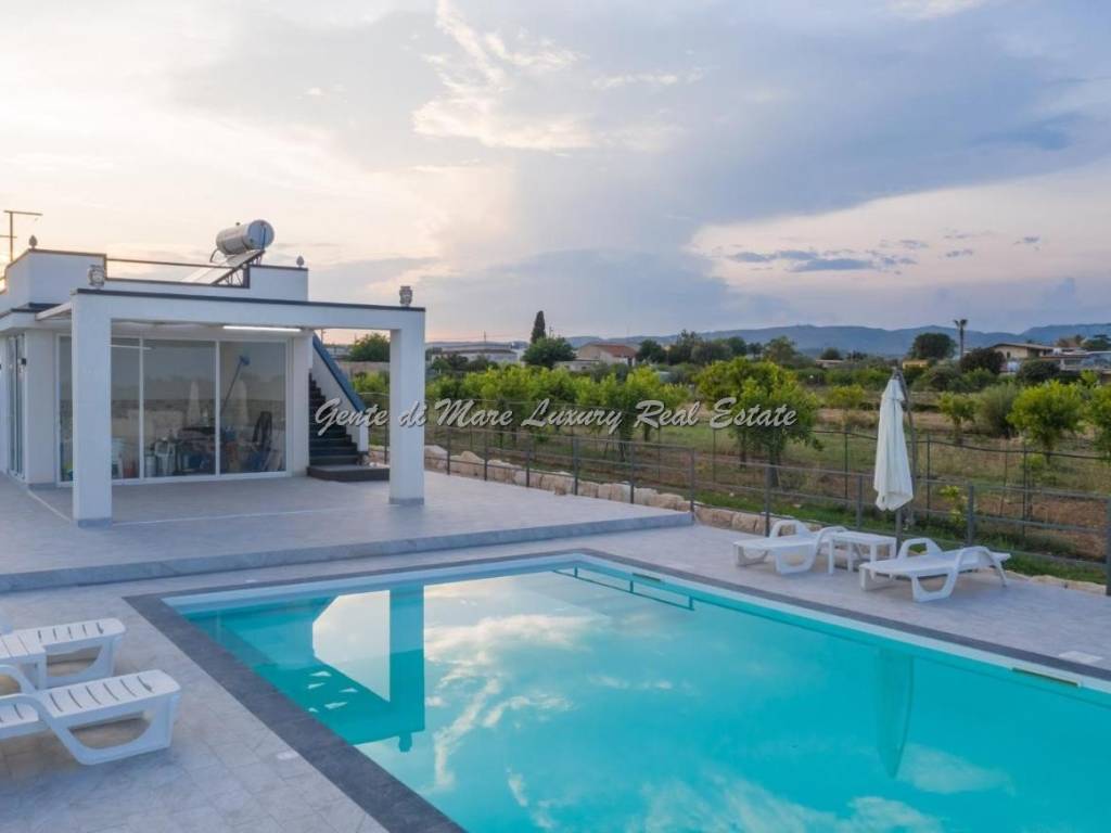 casa indipendente in vendita a Noto