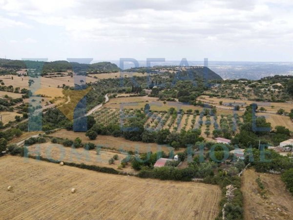 casa indipendente in vendita a Noto in zona Rigolizia