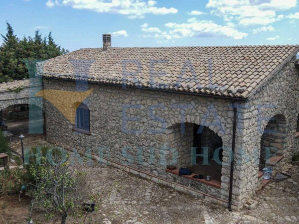 casa indipendente in vendita a Noto