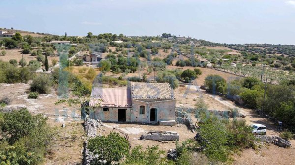 casa indipendente in vendita a Noto