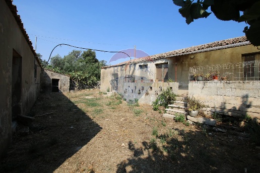 casa indipendente in vendita a Noto in zona Castelluccio
