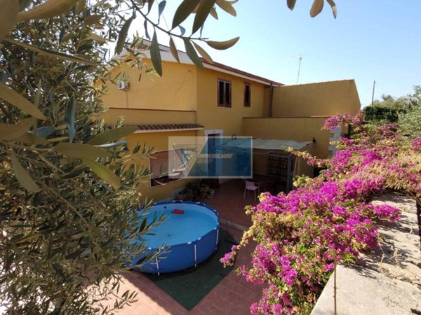 casa indipendente in vendita a Noto