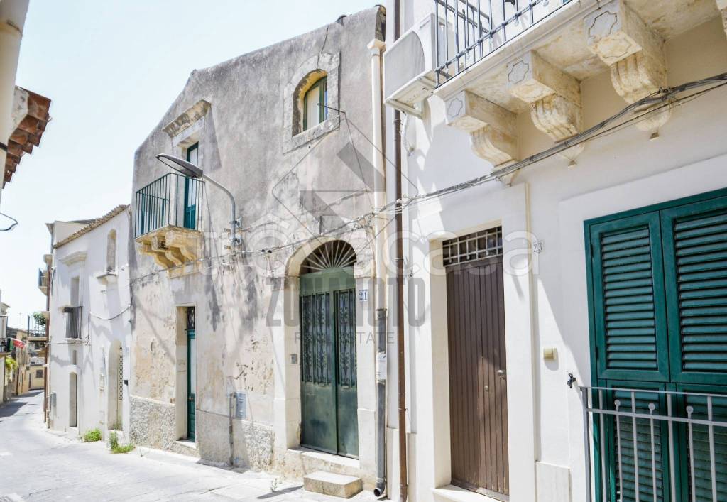casa indipendente in vendita a Noto