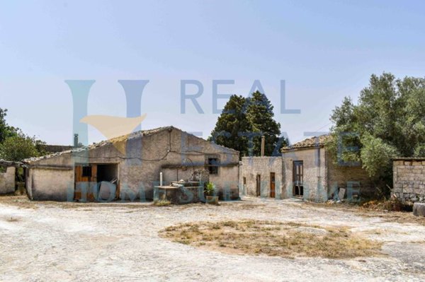 casa indipendente in vendita a Noto