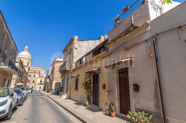 casa indipendente in vendita a Noto