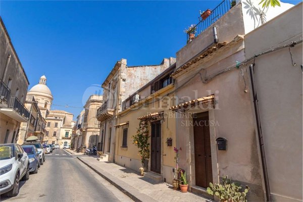 casa indipendente in vendita a Noto