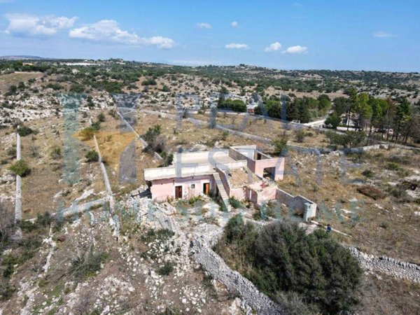 casa indipendente in vendita a Noto