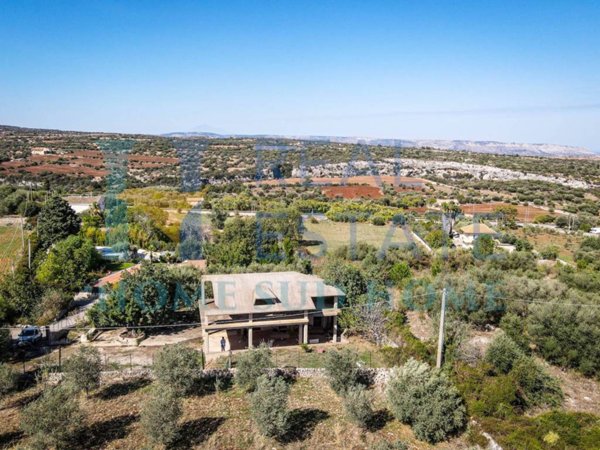 casa indipendente in vendita a Noto