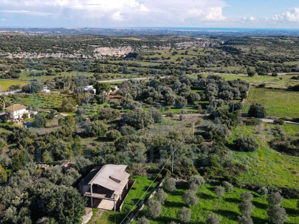casa indipendente in vendita a Noto