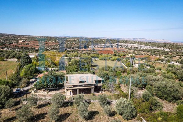 casa indipendente in vendita a Noto