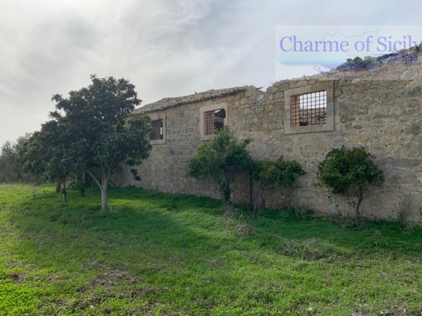 casa indipendente in vendita a Noto