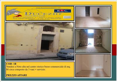 casa semindipendente in vendita a Noto