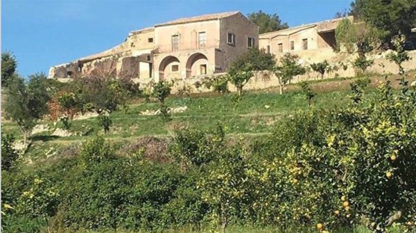 casa indipendente in vendita a Noto