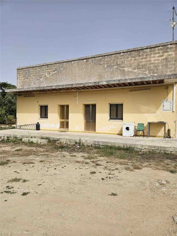 casa indipendente in vendita a Noto in zona Rigolizia