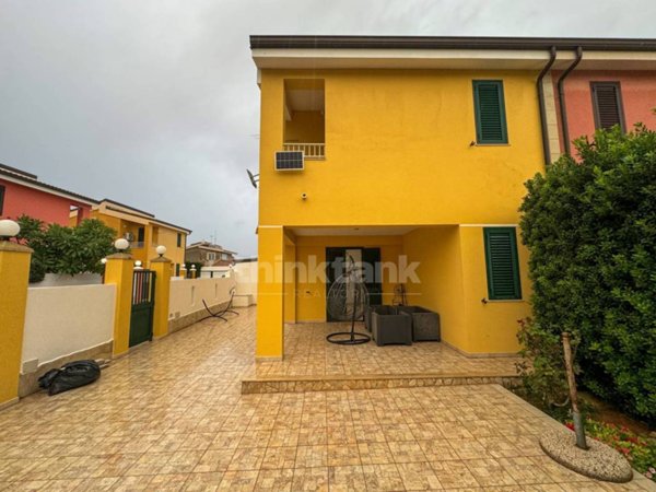 casa indipendente in vendita a Noto in zona San Lorenzo