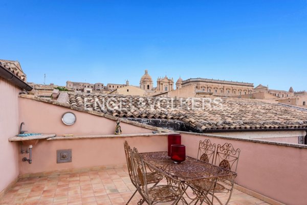 casa indipendente in vendita a Noto